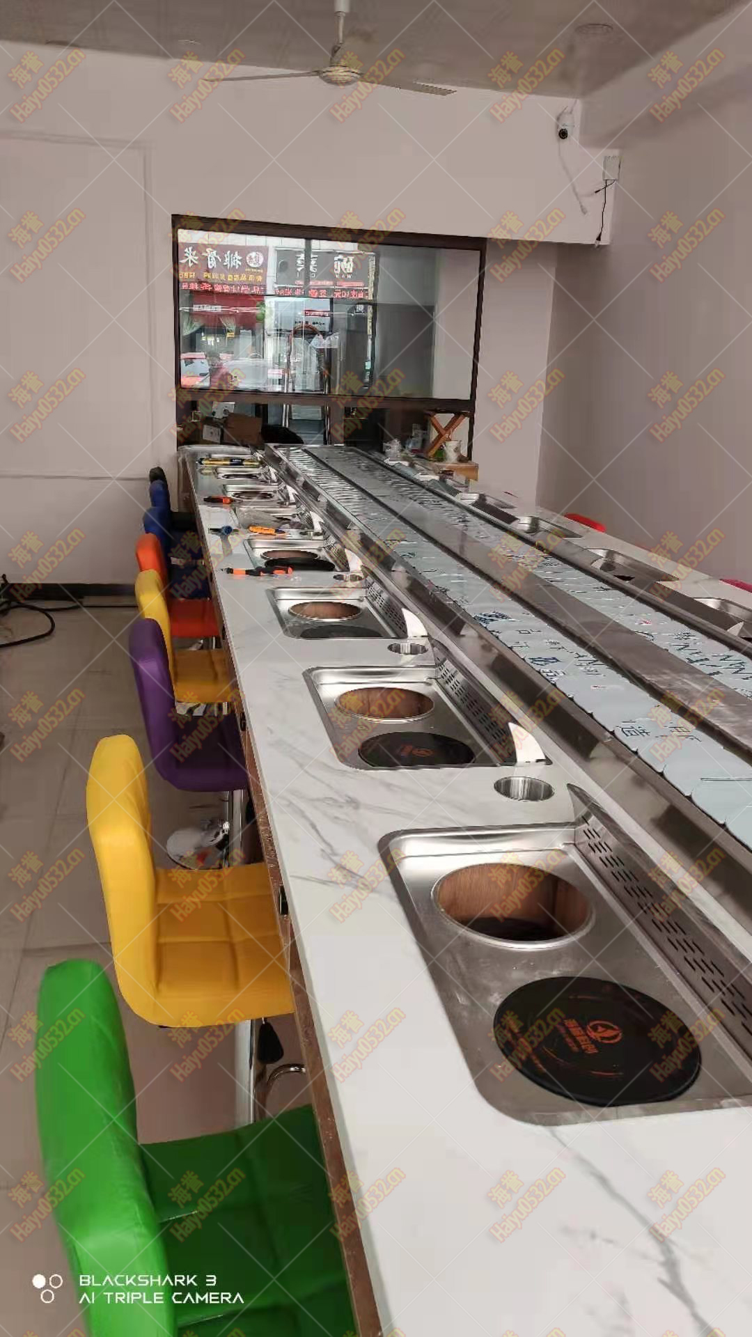 美食城直線無煙涮烤旋轉小火鍋設備完工